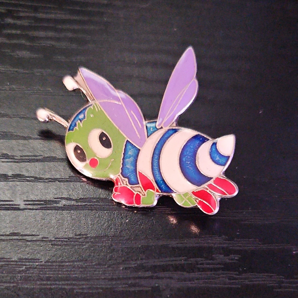 🍭 Colorful Bee Enamel Pin